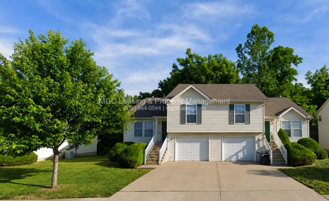 Building Photo - Creekwood Park Townhomes: 3 bedroom Duplex with unique floor plan for rent in the Northland