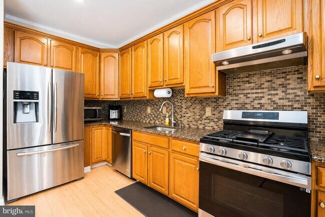 Photo - 704 Dahlia Cir