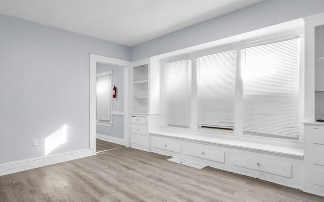 Building Photo - 11215 Whitmore Ave Rental