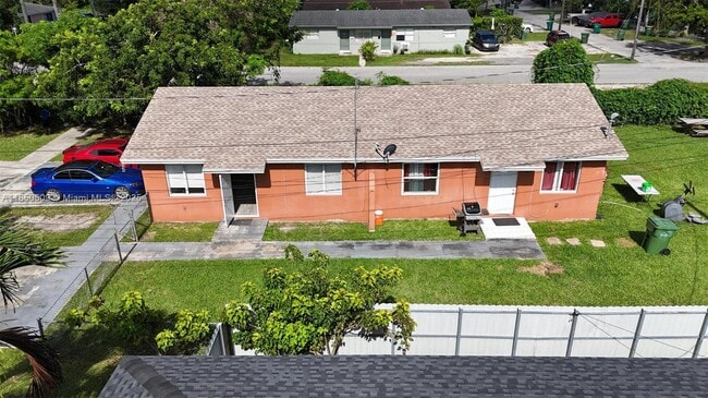 Building Photo - 997 NW 11th St Unit 0 Rental