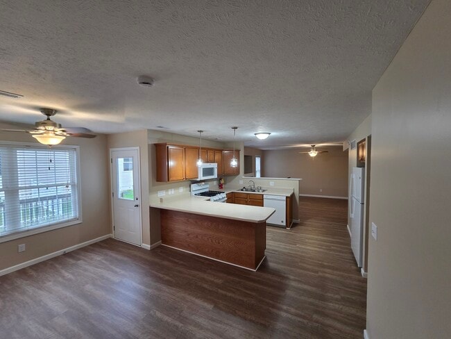 Photo - 835 Cornsilk Ct