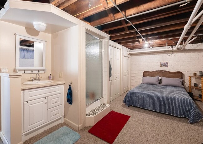 Photo - 57 Selden St