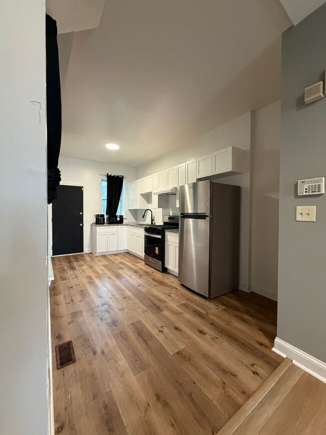 Photo - 1316 S May St
