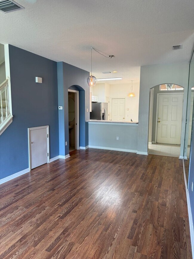 Photo - 18931 Duquesne Dr