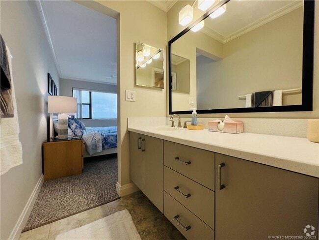 Building Photo - 9490 S Ocean Dr Unit 410A Rental