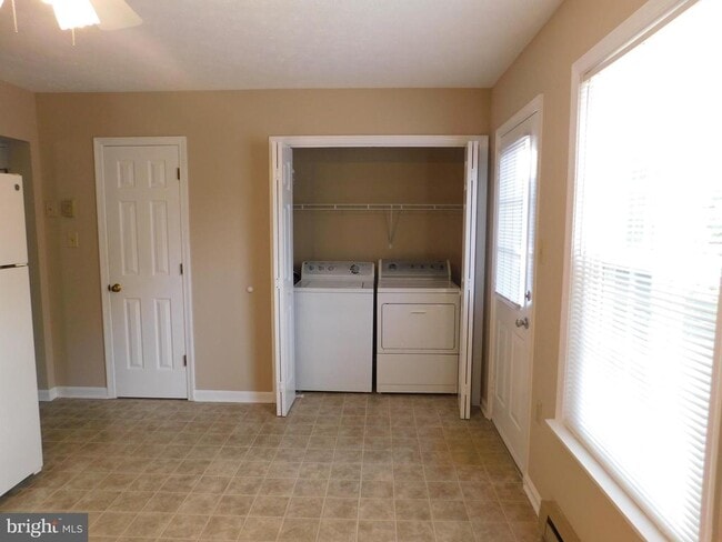 Photo - 2924 Packer St