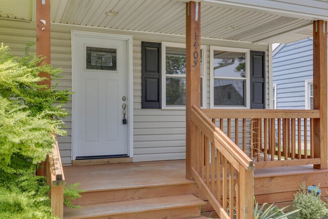 Photo - 1405 Baychester Ave