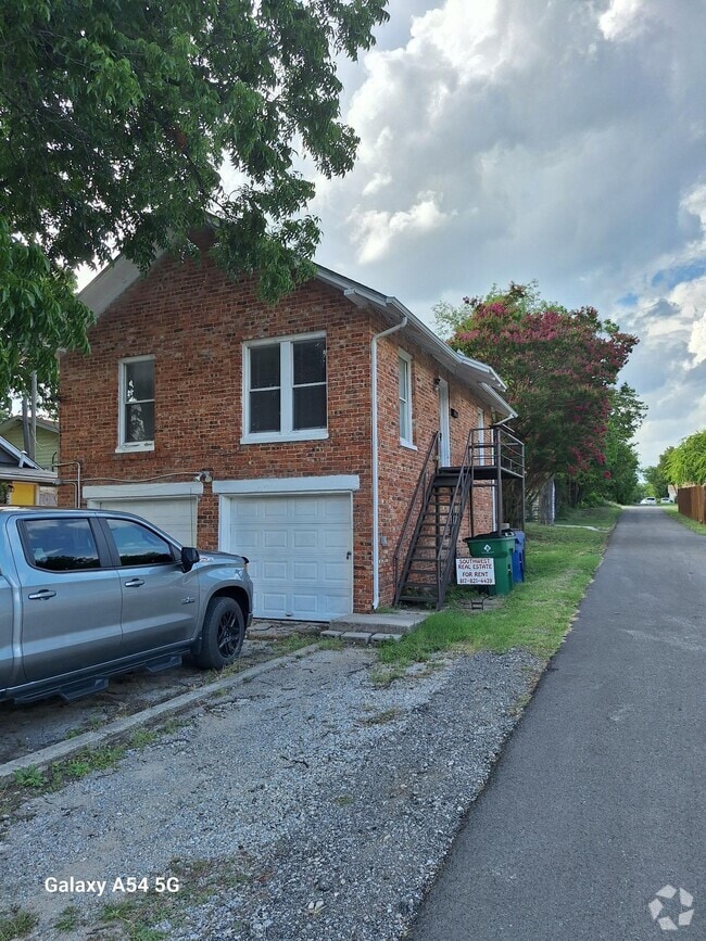 Building Photo - 101.5 W Hallsell St Rental