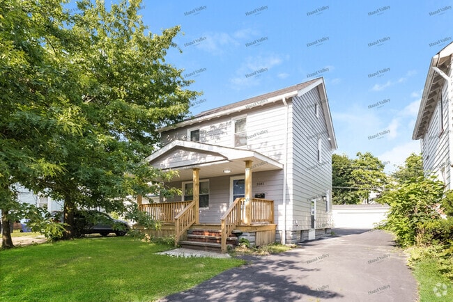 Building Photo - 3181 E 134th St Rental
