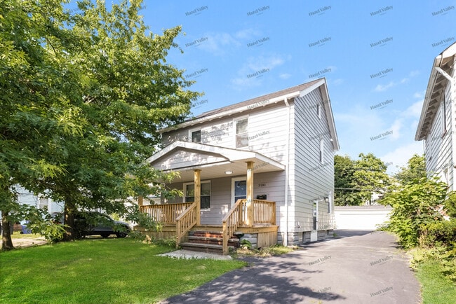 Photo - 3181 E 134th St House
