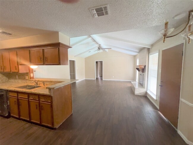 Photo - 430 Breeze Park Dr