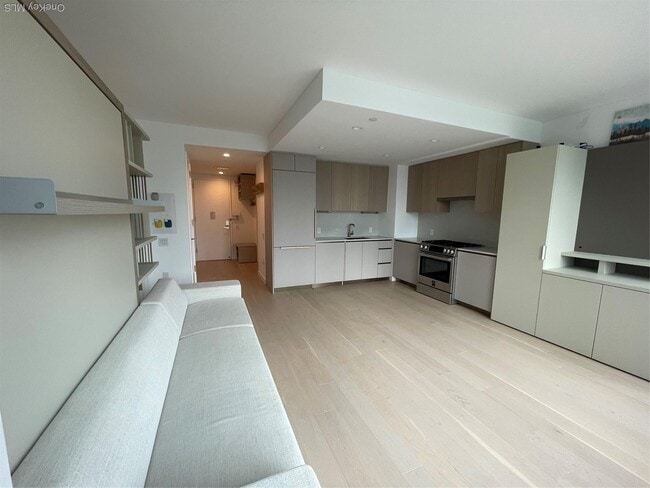 Photo - 23-15 44th Dr