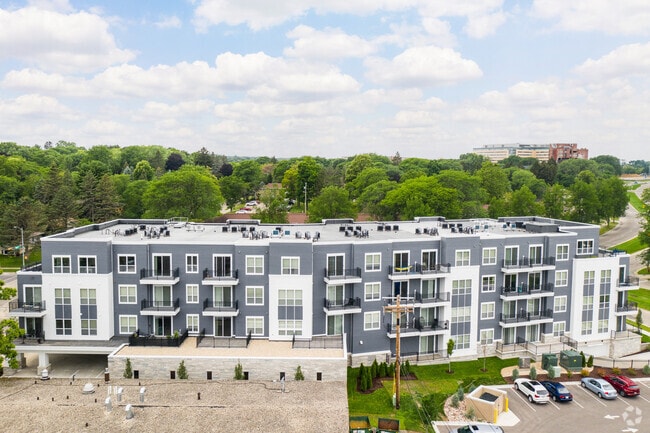 The Hamptons at Hilldale