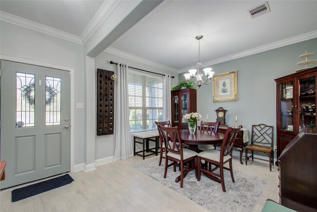 Photo - 19 Canterborough Pl