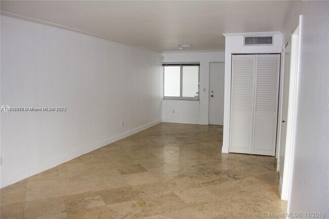 Photo - 1610 Lenox Ave Unidad 410