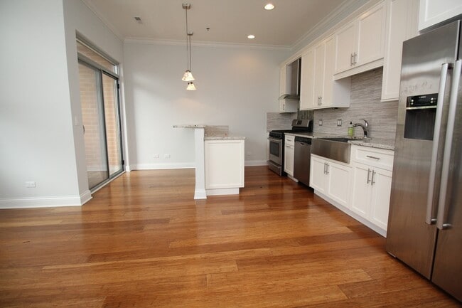 Photo - 1609 W Warren Blvd Unit 209