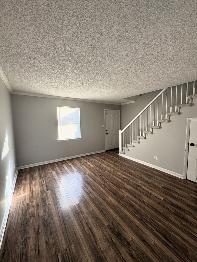 Photo - Move-In Special!! 1/2 Off First Month's Re... Apartamento Unidad D