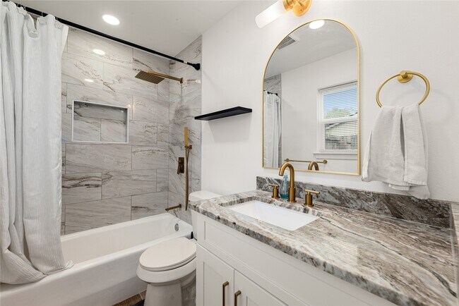 Photo - 3410 Tanglewilde St