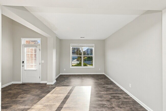 345 Lenore Ct