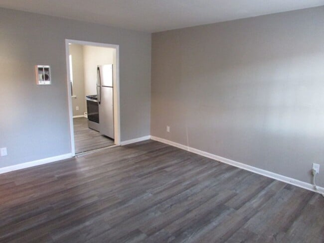 Photo - Comfortable 2BD/1BA Apartment with Washer/Dryer Hookups