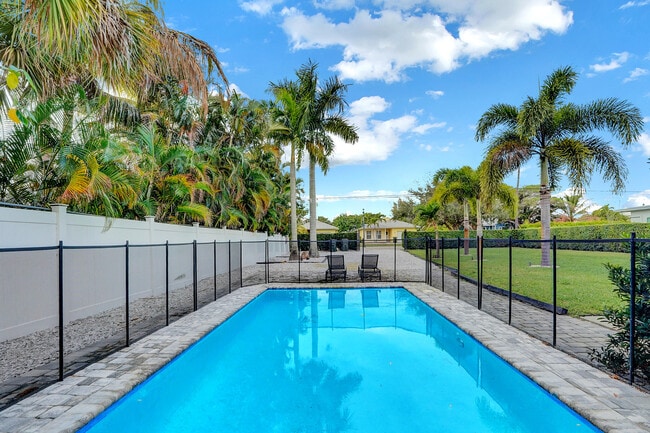 Photo - 311 SE 3rd Ave