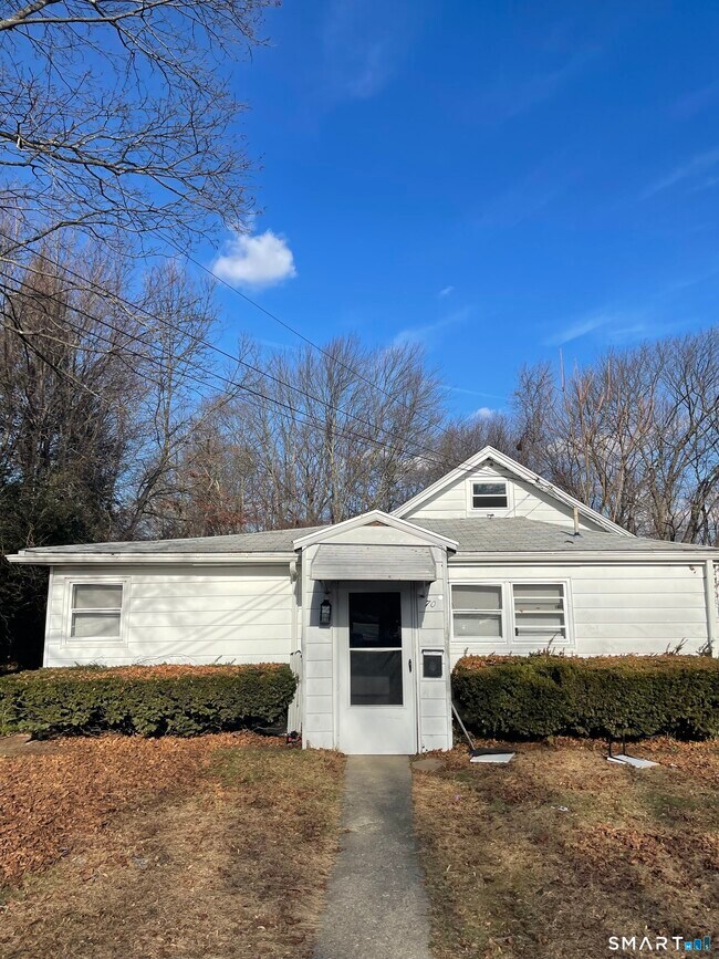 Building Photo - 70 Highlawn St