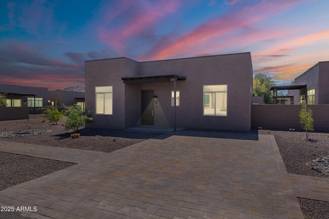 Building Photo - 6041 E Valley Way Rental