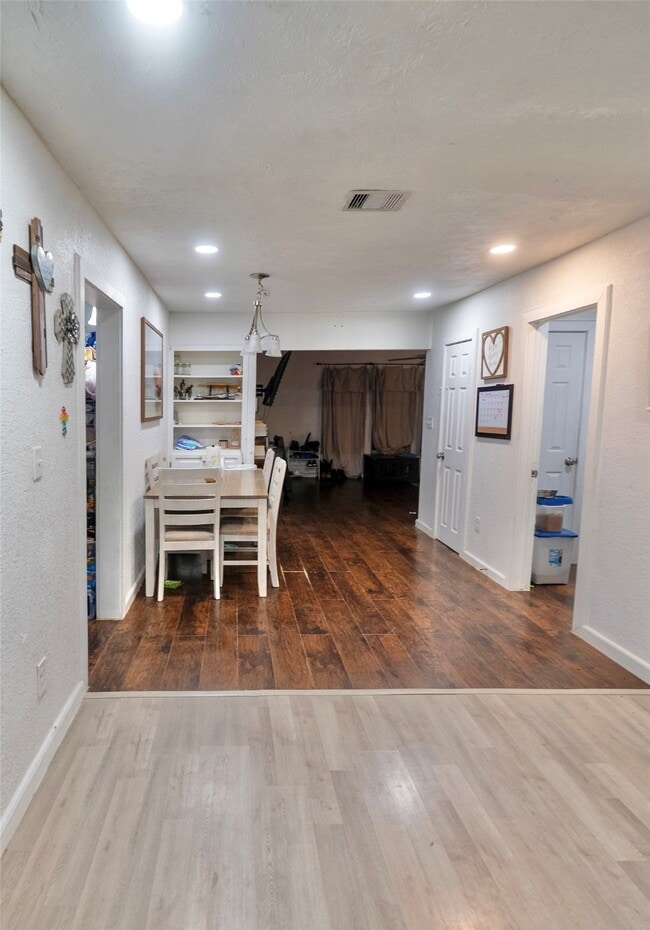 Photo - 508 Clear Lake Rd