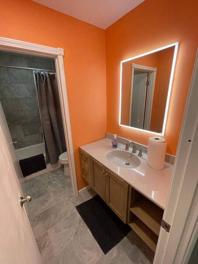 BAÑO COMPLETO N.° 1 - 2275 N Cable Rd Unidad 194