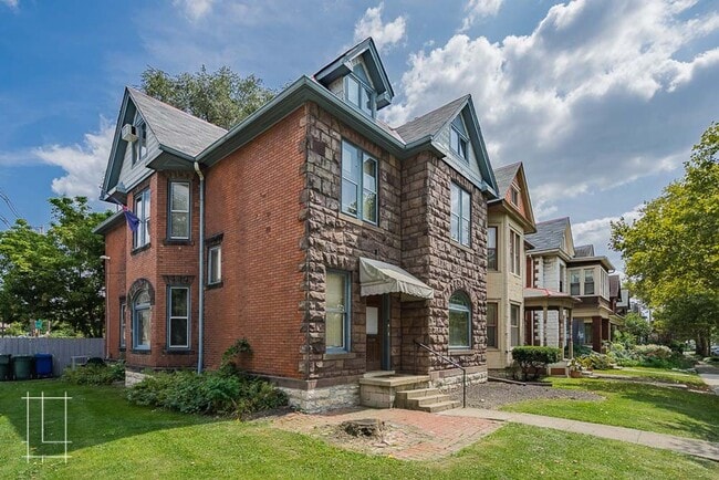 Building Photo - 772 Neil Ave Unit 772 Neil Ave Apt. B