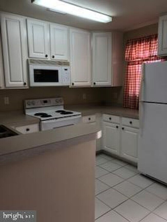 2BR 2BA Rehoboth Beach Condo in The Palms! Condo for Rent in Rehoboth
