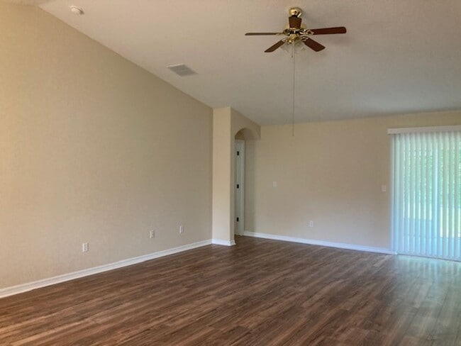 Photo - Beautiful 4/3/2 in desirable area! With Screened in porch