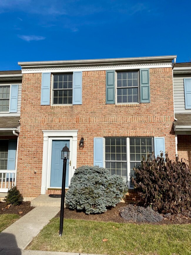 Building Photo - 1514 Ravena St Unit X