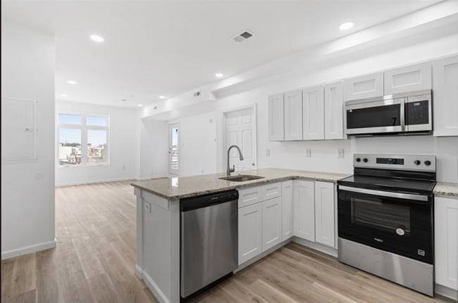 Photo - 4250 Lancaster Ave Unit A