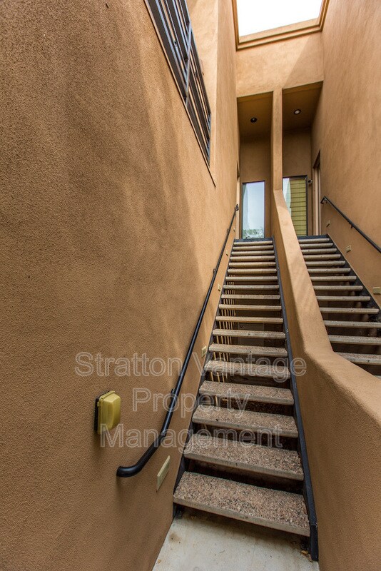 Photo - 920 E Mitchell Dr Unit #104