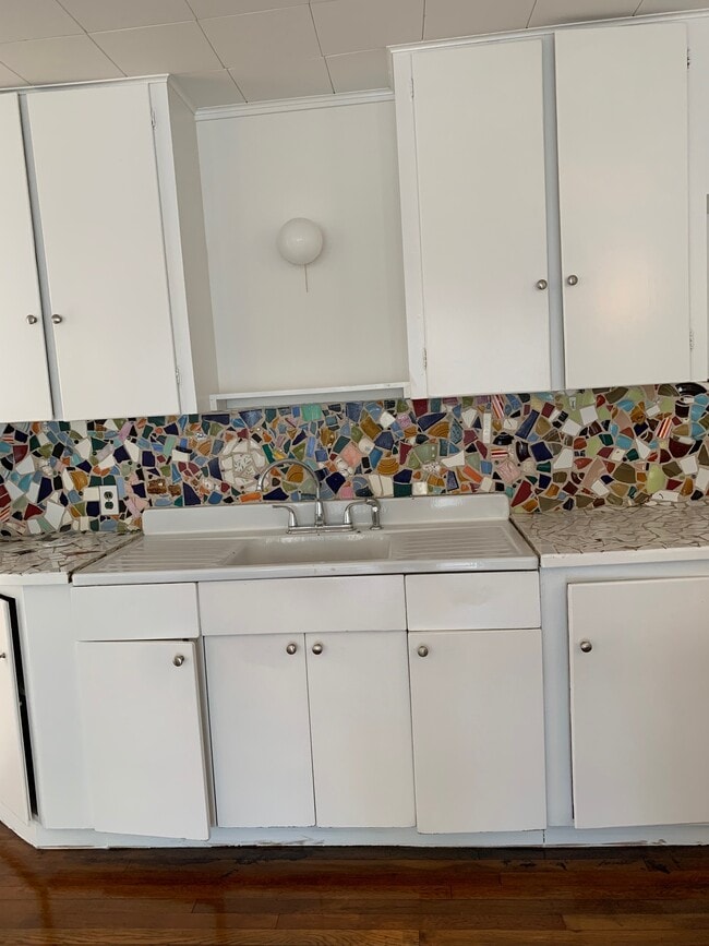 Photo - 102 E 38th St Unit 100 E 38th St