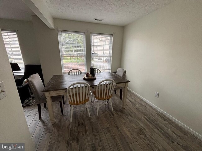 Photo - 45569 Knockeyon Ln