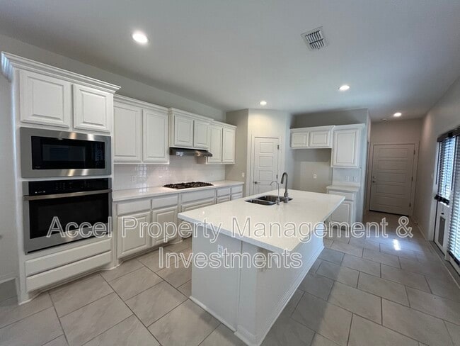 Photo - 3302 Oriole Dr