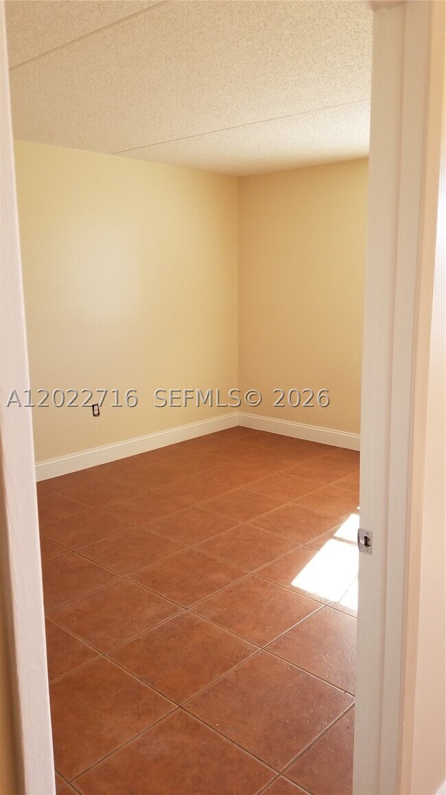 6195 NW 186th St Unit 301