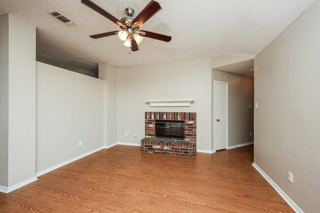 Photo - 2717 Bent Brook Dr