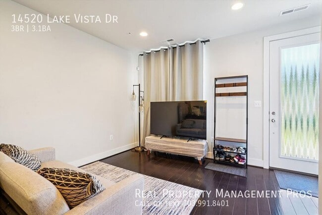 Photo - 14520 Lake Vista Dr