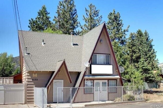 Photo - 1133 W Big Bear Blvd