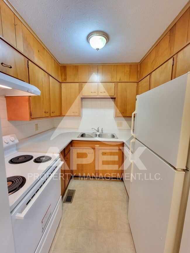 Photo - Spacious Ground Floor 1 Bd - 1Ba Apartment in Fountain City! W/D Hookup! Unit #2