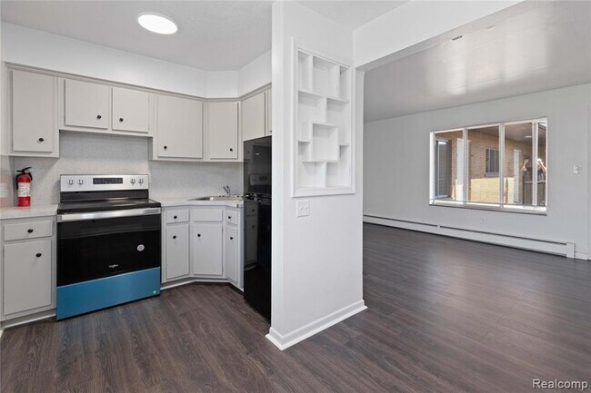 Photo - 11611 Morang Ave