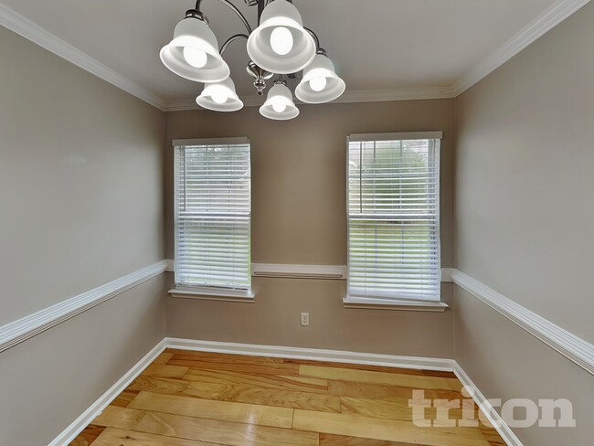 Photo - 708 Percevil Point