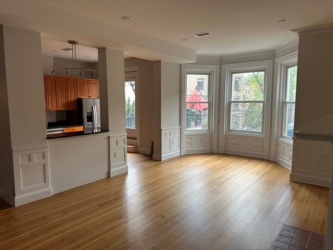Photo - 1757 Beacon St Unit 1