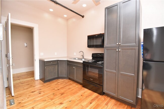 Photo - 170 Court St