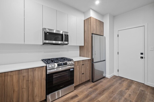 Photo - 9421 154 St NW