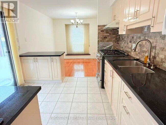 Photo - 49 Carey Crescent