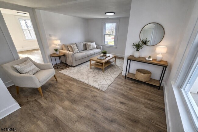 Photo - 611 New York Ave Unidad 2